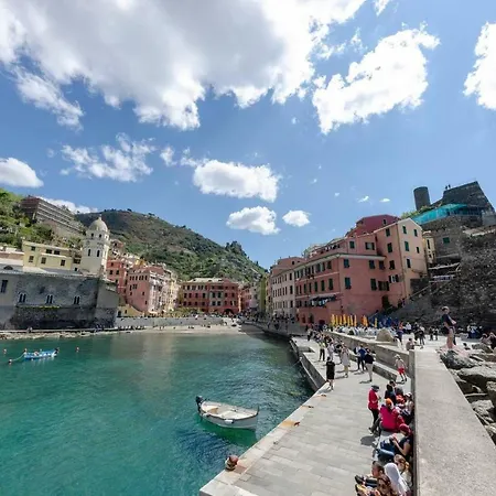 Apartment Joivy Lovely Apt For 2, With Terrace And Lovely View Vernazza